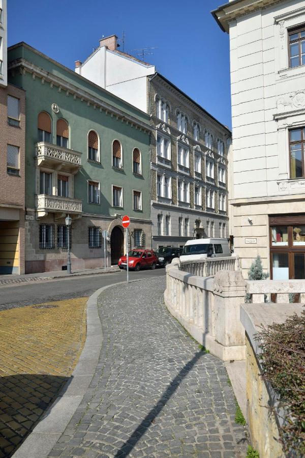 Fresh And Personal Near Buda Castle Boedapest Buitenkant foto